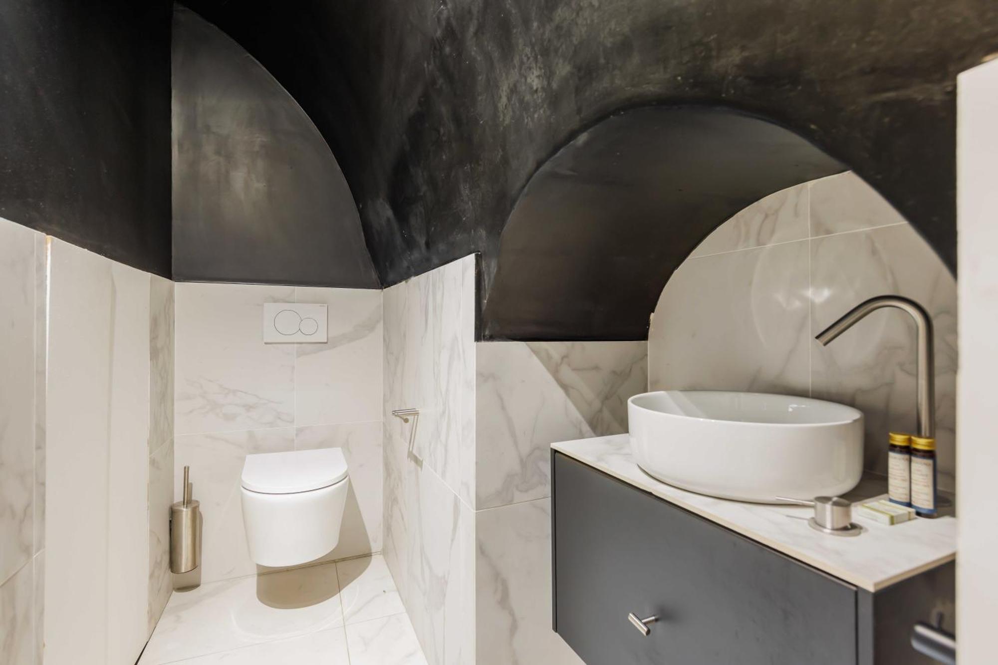 شقة Charming Duplex Parisian T3 - Heart Of Saint-Germain المظهر الخارجي الصورة